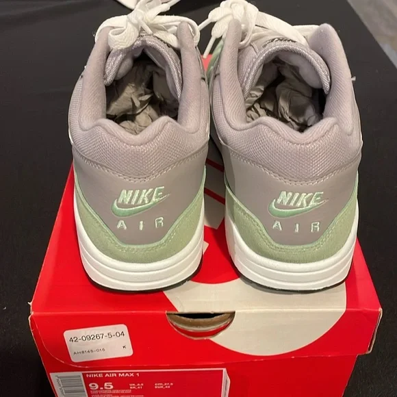 Nike Air Max One - Picture 7 of 8